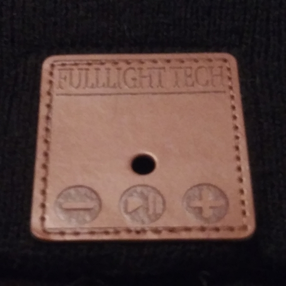 Fulllight Tech Bluetooth Beanie - Picture 2 of 3